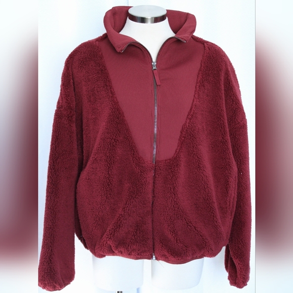all in motion Jackets & Blazers - All in Motion XL Burgundy Sherpa Fleece 1/2 Zip Pullover